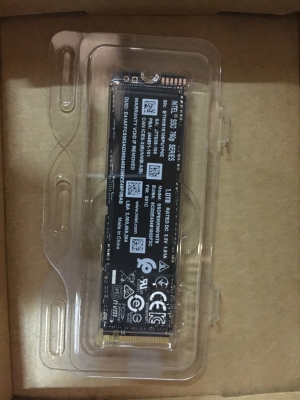 英特尔 Intel SSDPEKKW010T8X1（760P系列1T） 硬盘